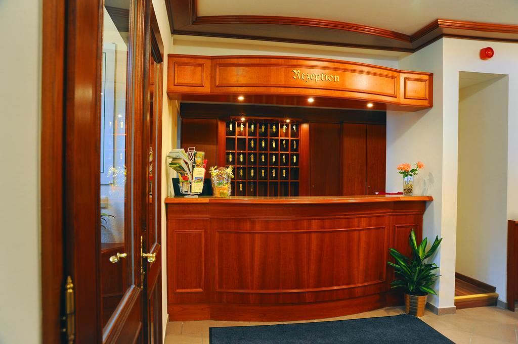 Hotel Zum Goldenen Hirsch Sankt Kilian Екстер'єр фото