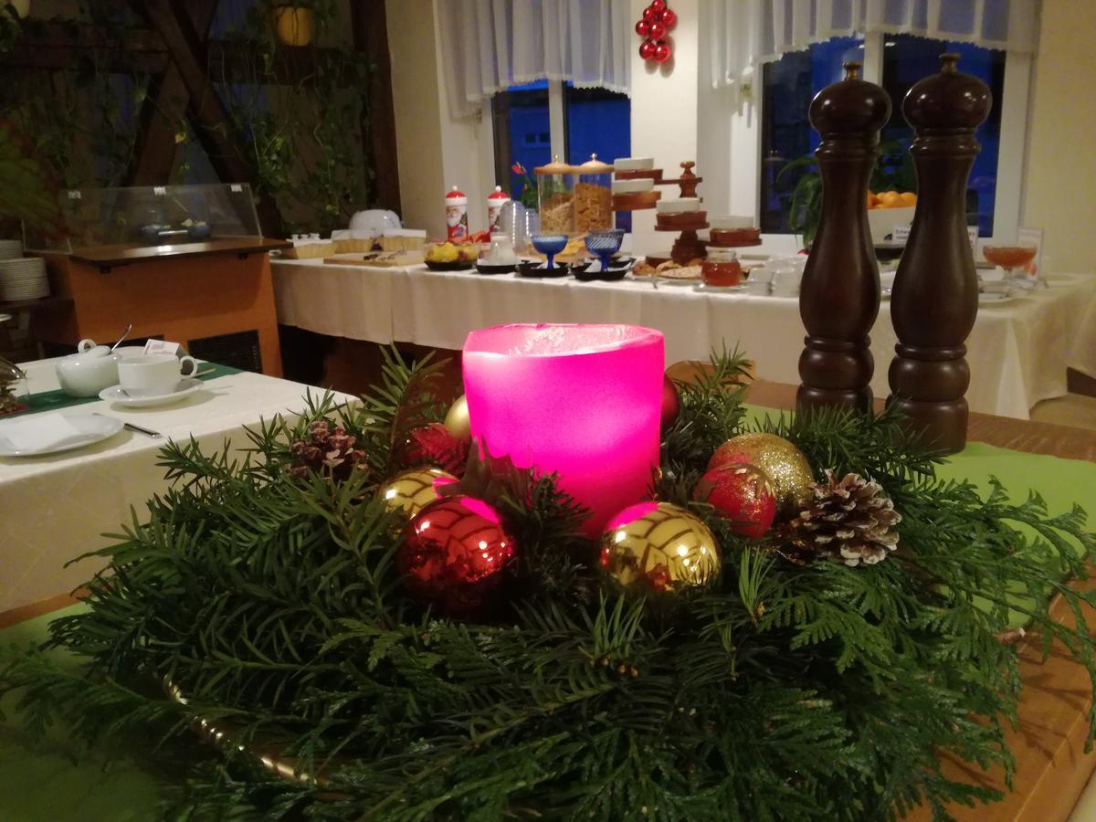 Hotel Zum Goldenen Hirsch Sankt Kilian Екстер'єр фото