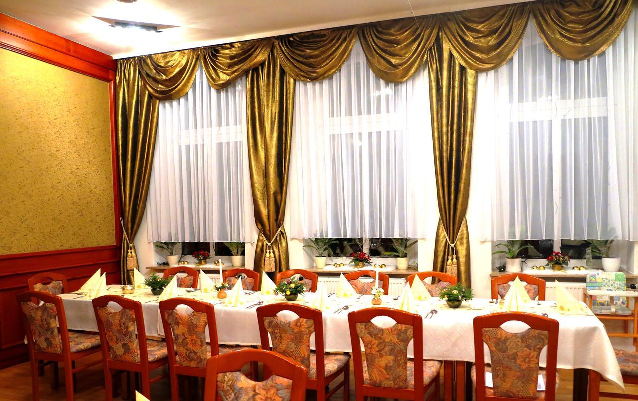 Hotel Zum Goldenen Hirsch Sankt Kilian Номер фото